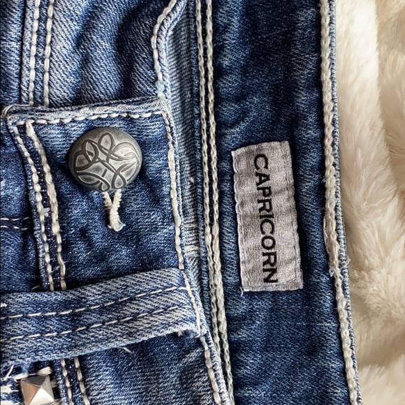 Shorts - Picture 3 of 5